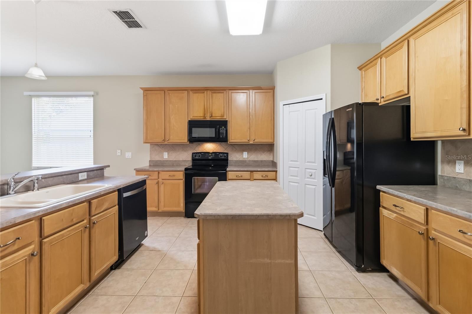 6658 Lake Pembroke Pl Property Photo 17