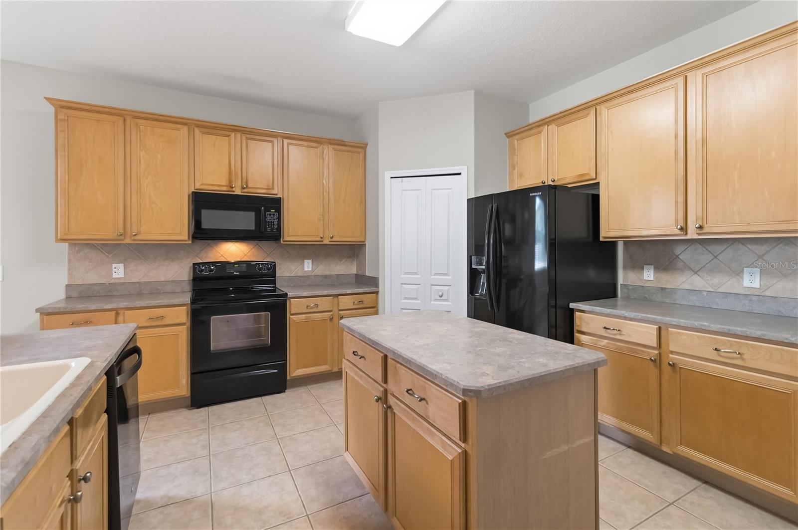 6658 Lake Pembroke Pl Property Photo 18