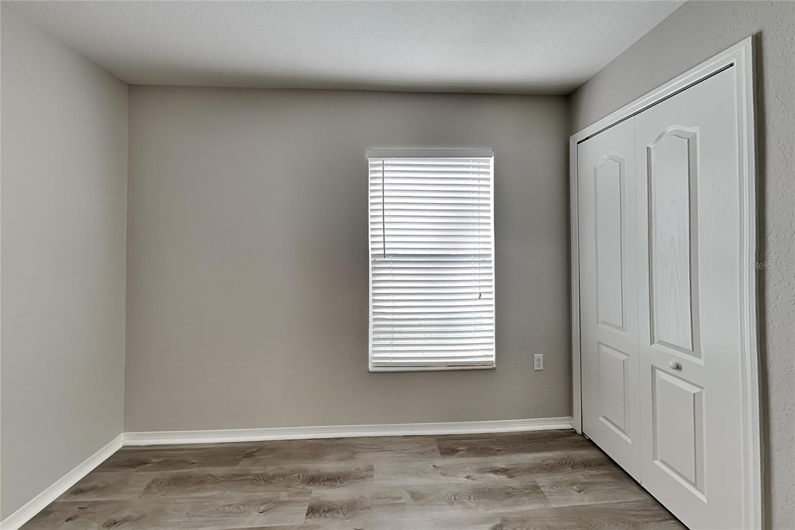 O6436985 Property Photo 10
