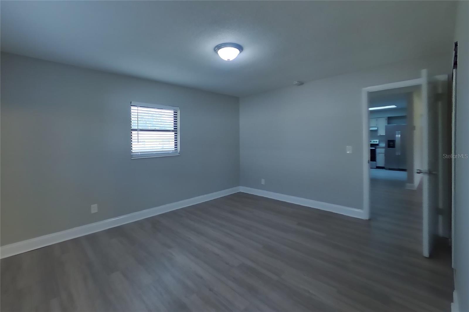 O6436987 Property Photo 8