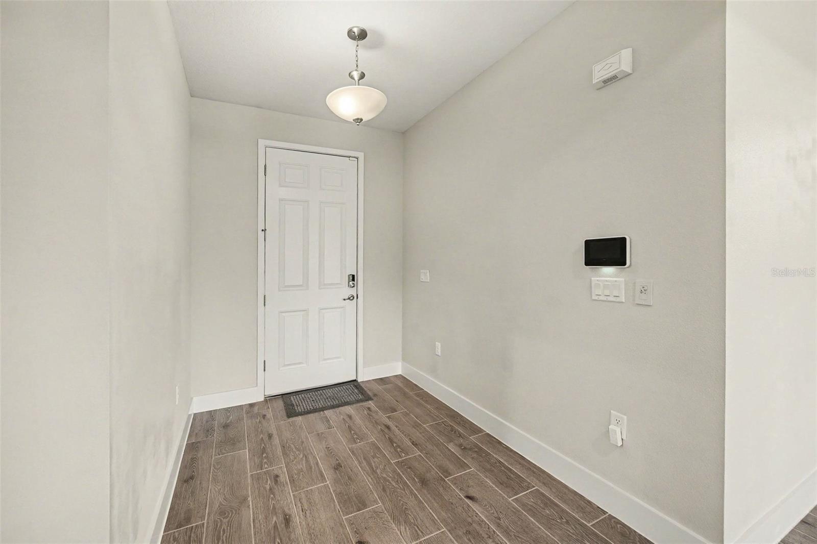 3087 Silvermines Ave Property Photo 7