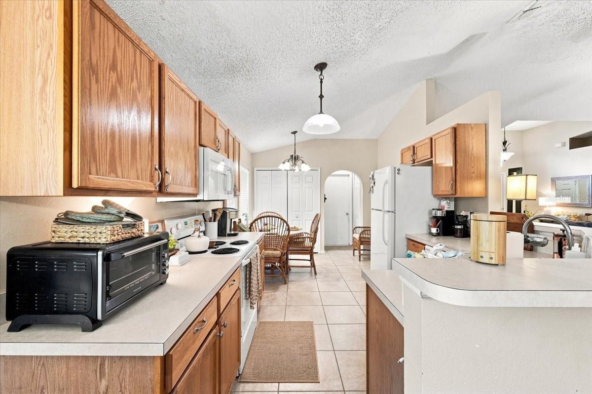 16939 Corner Bay Ct Property Photo 2