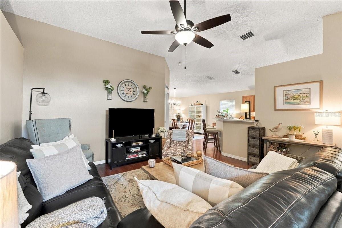 16939 Corner Bay Ct Property Photo 3
