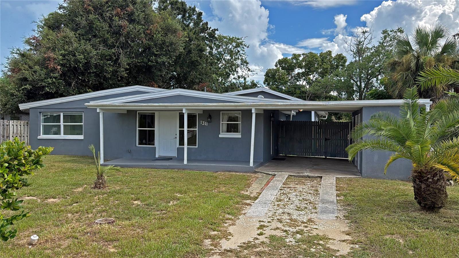 1311 Hillcrest Dr Property Photo 2