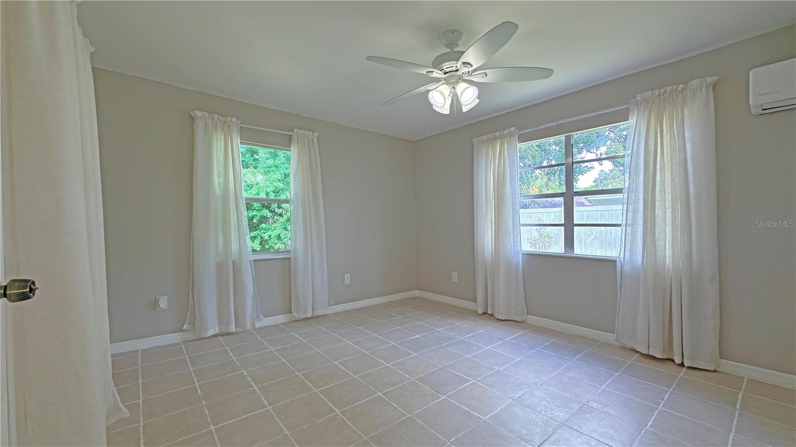 1311 Hillcrest Dr Property Photo 32