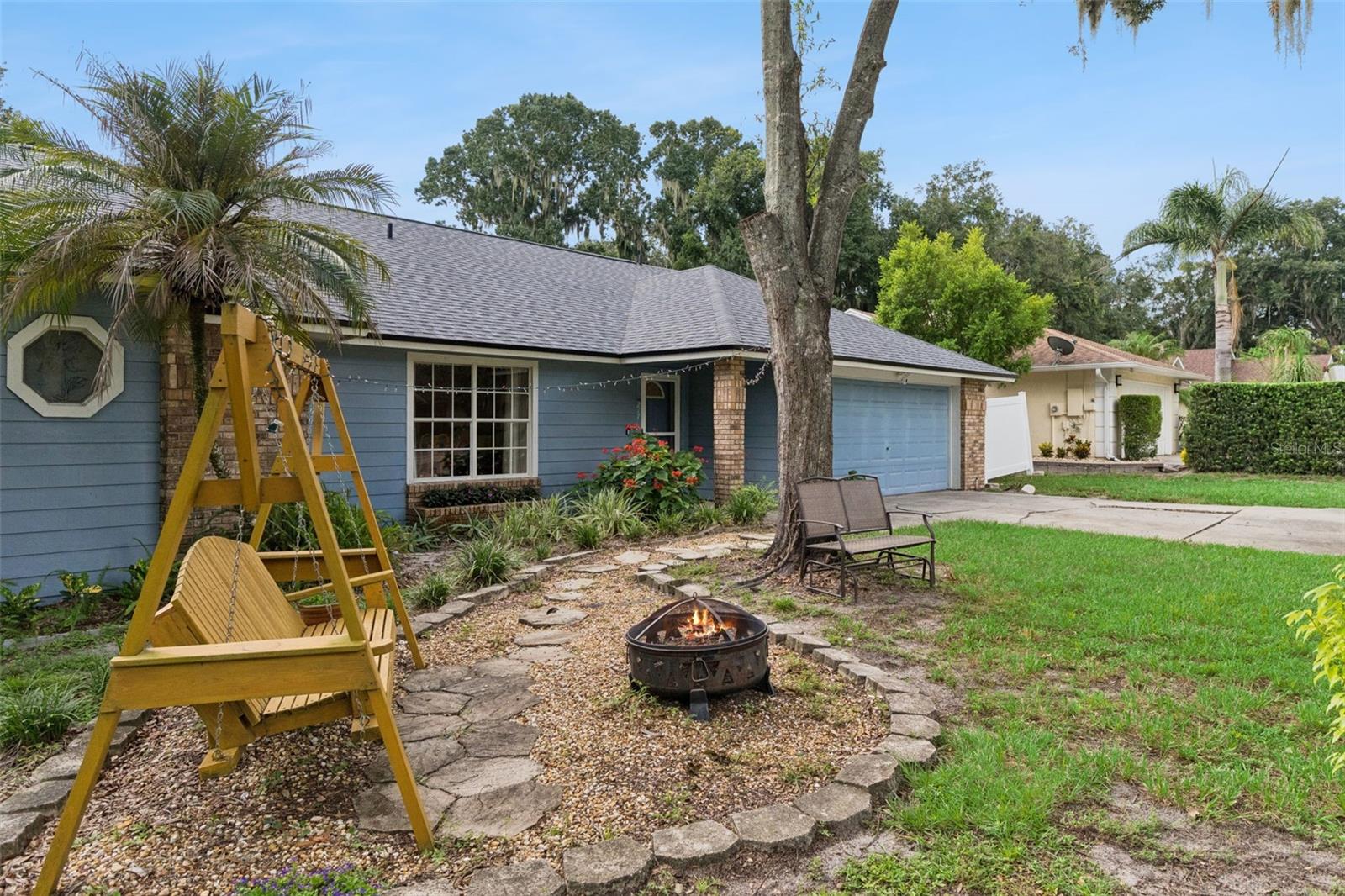 217 HARBOR DR