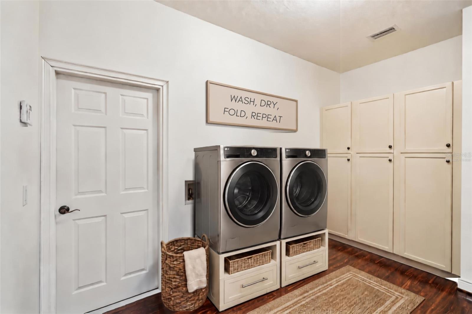 1113 Myrtle Breezes Ct Property Photo 16