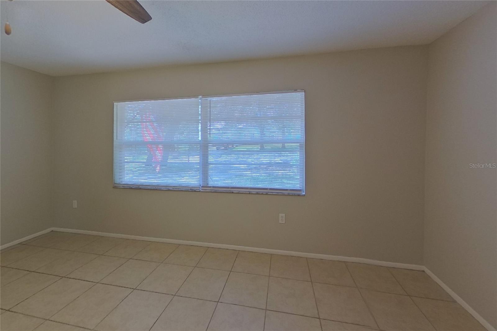 O6437074 Property Photo 4