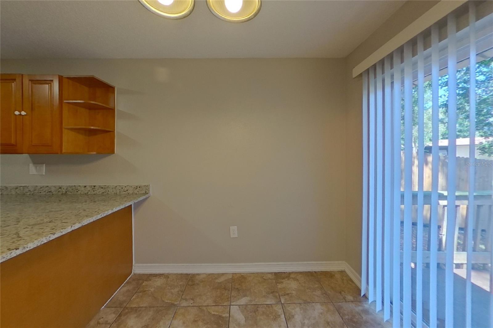 O6437074 Property Photo 5