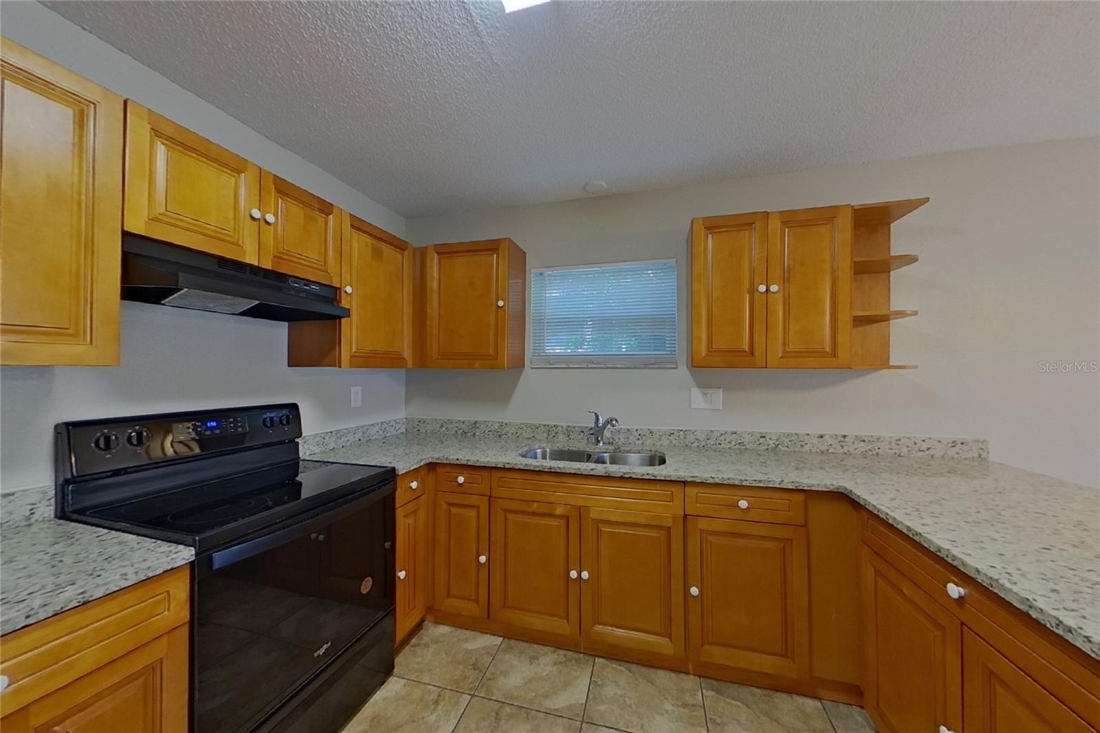 O6437074 Property Photo 7