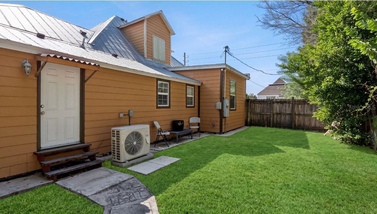 1024 Vermont Ave Property Photo 3
