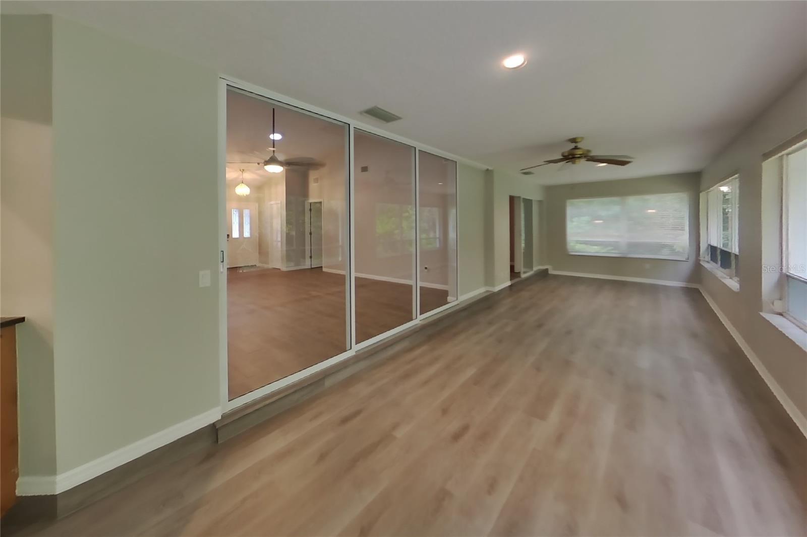 O6437098 Property Photo 17
