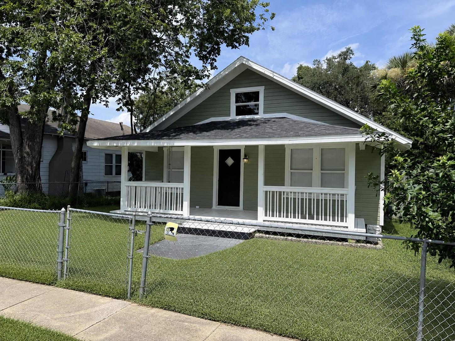 140 KINGSTON AVE Property Photo 1