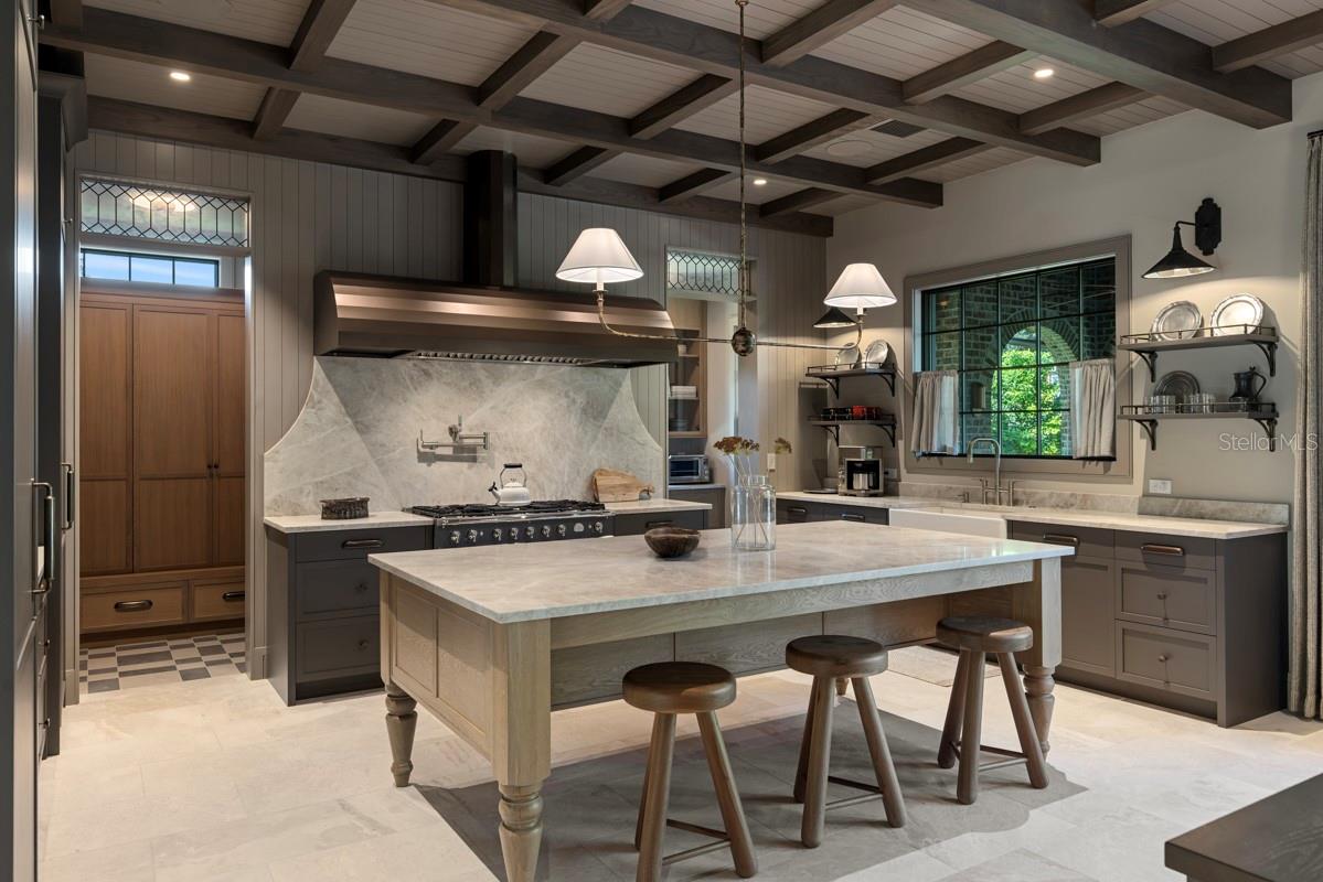 702 Via Bella Property Photo 10