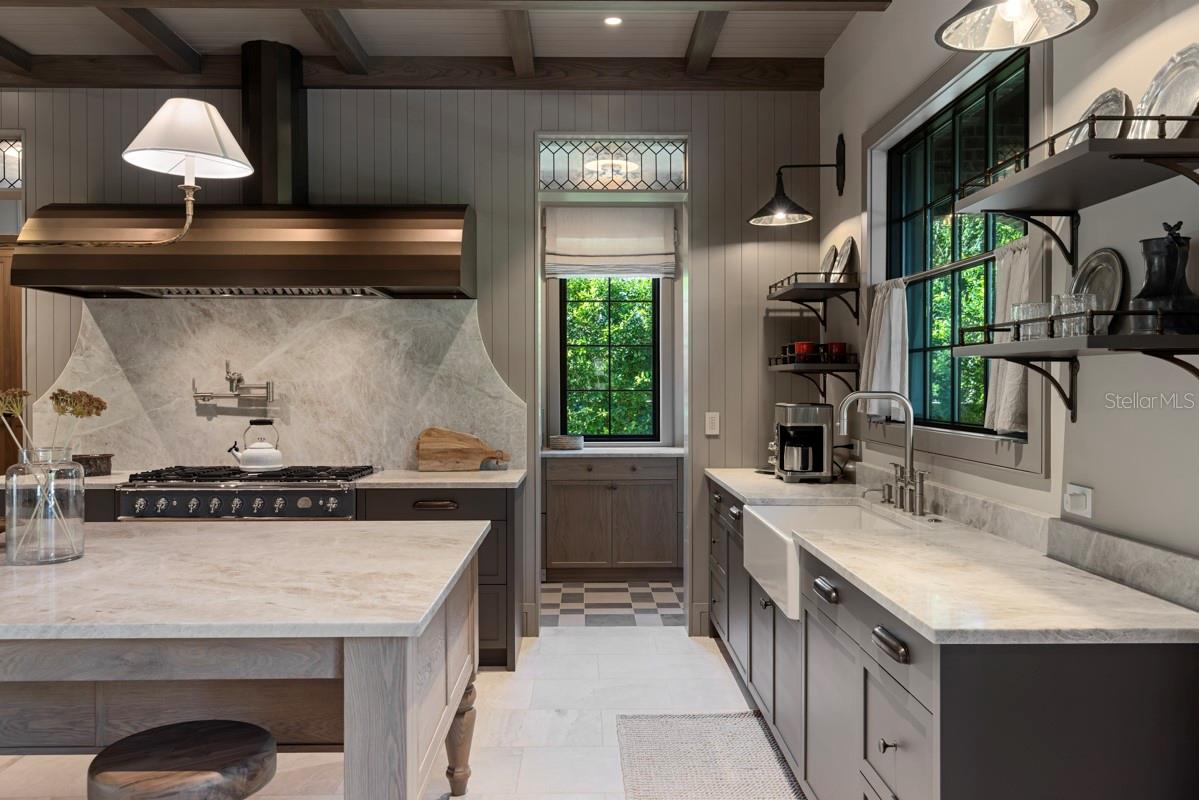 702 Via Bella Property Photo 12