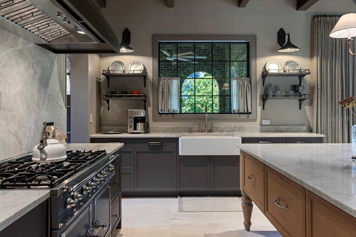 702 Via Bella Property Photo 13