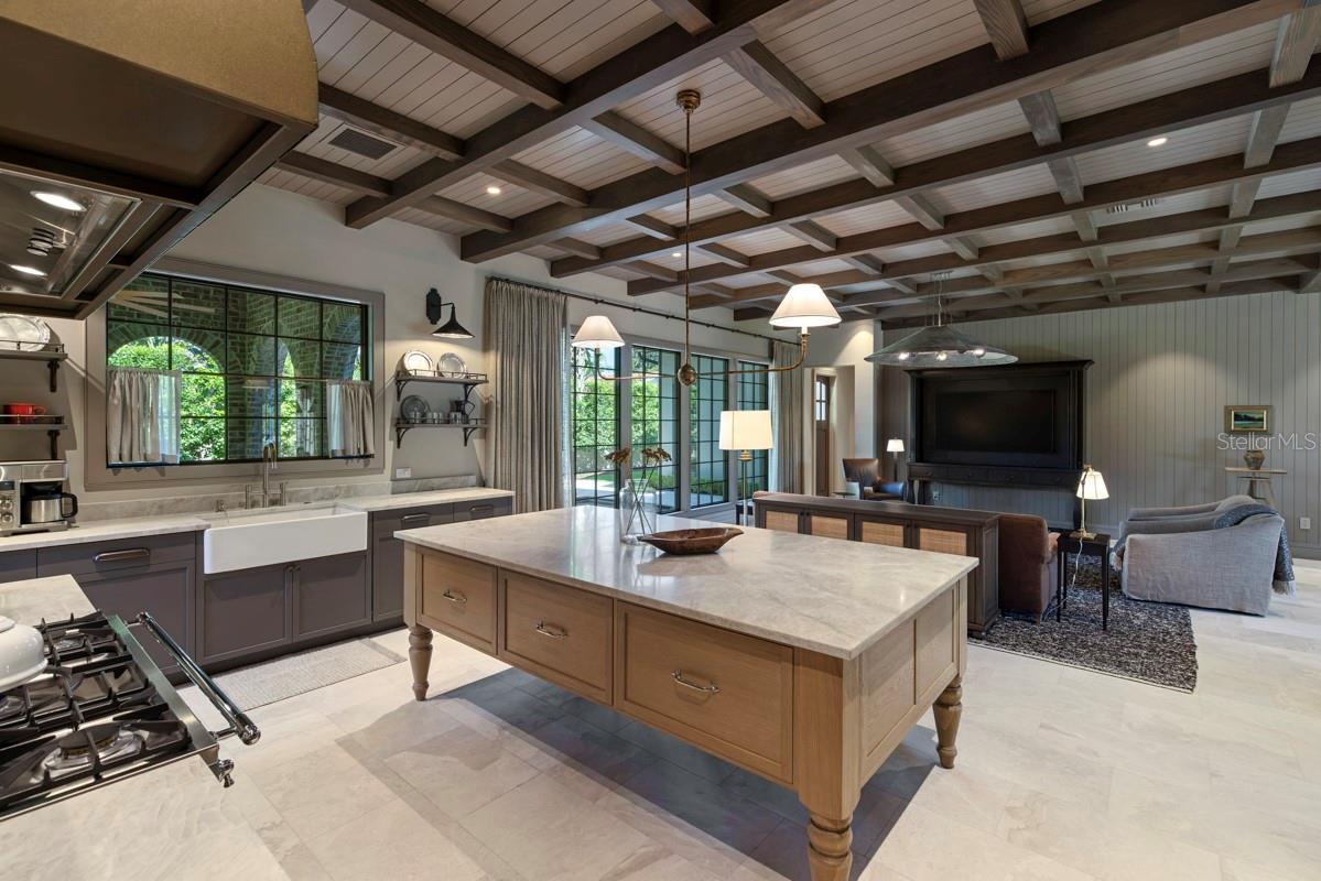 702 Via Bella Property Photo 14