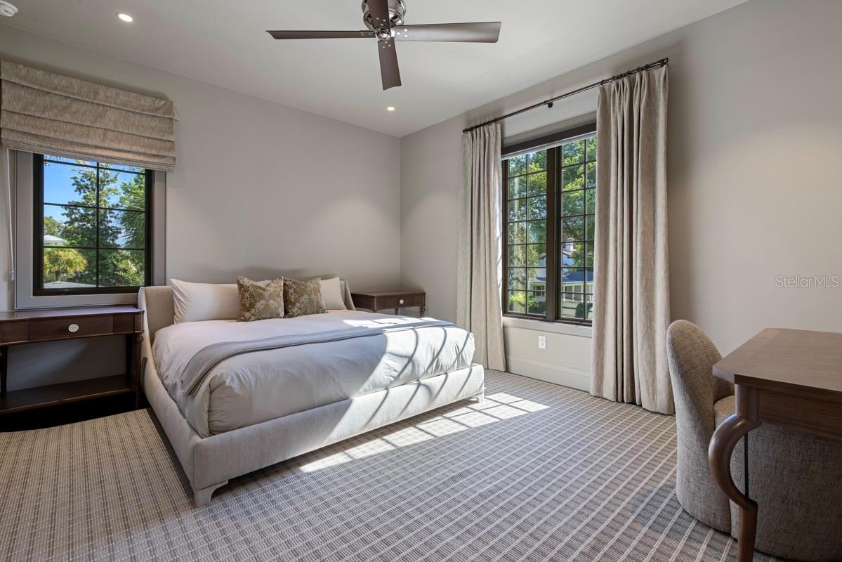 702 Via Bella Property Photo 28
