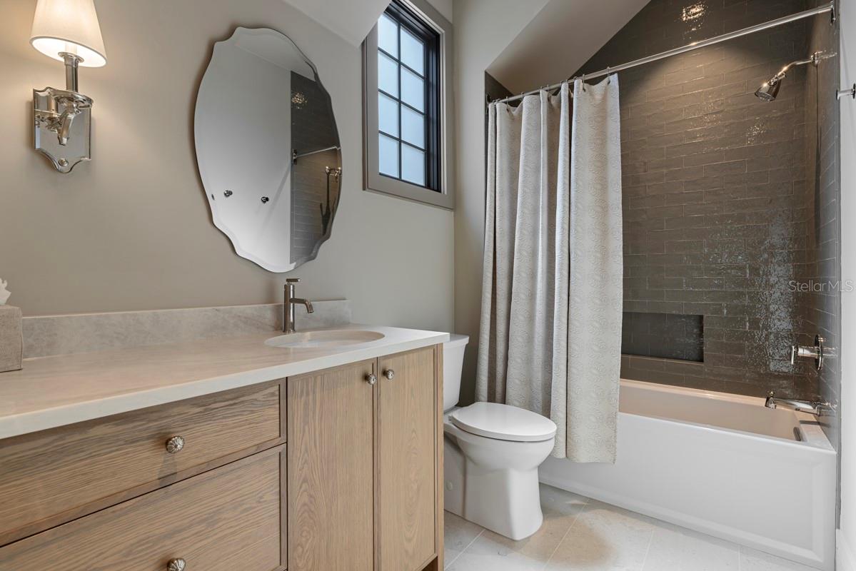 702 Via Bella Property Photo 29