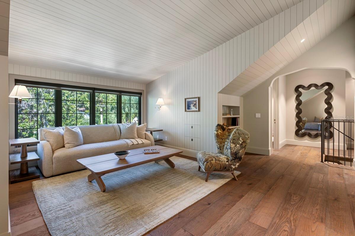 702 Via Bella Property Photo 32