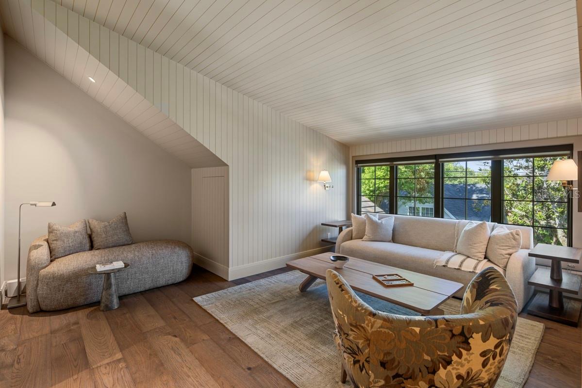 702 Via Bella Property Photo 33