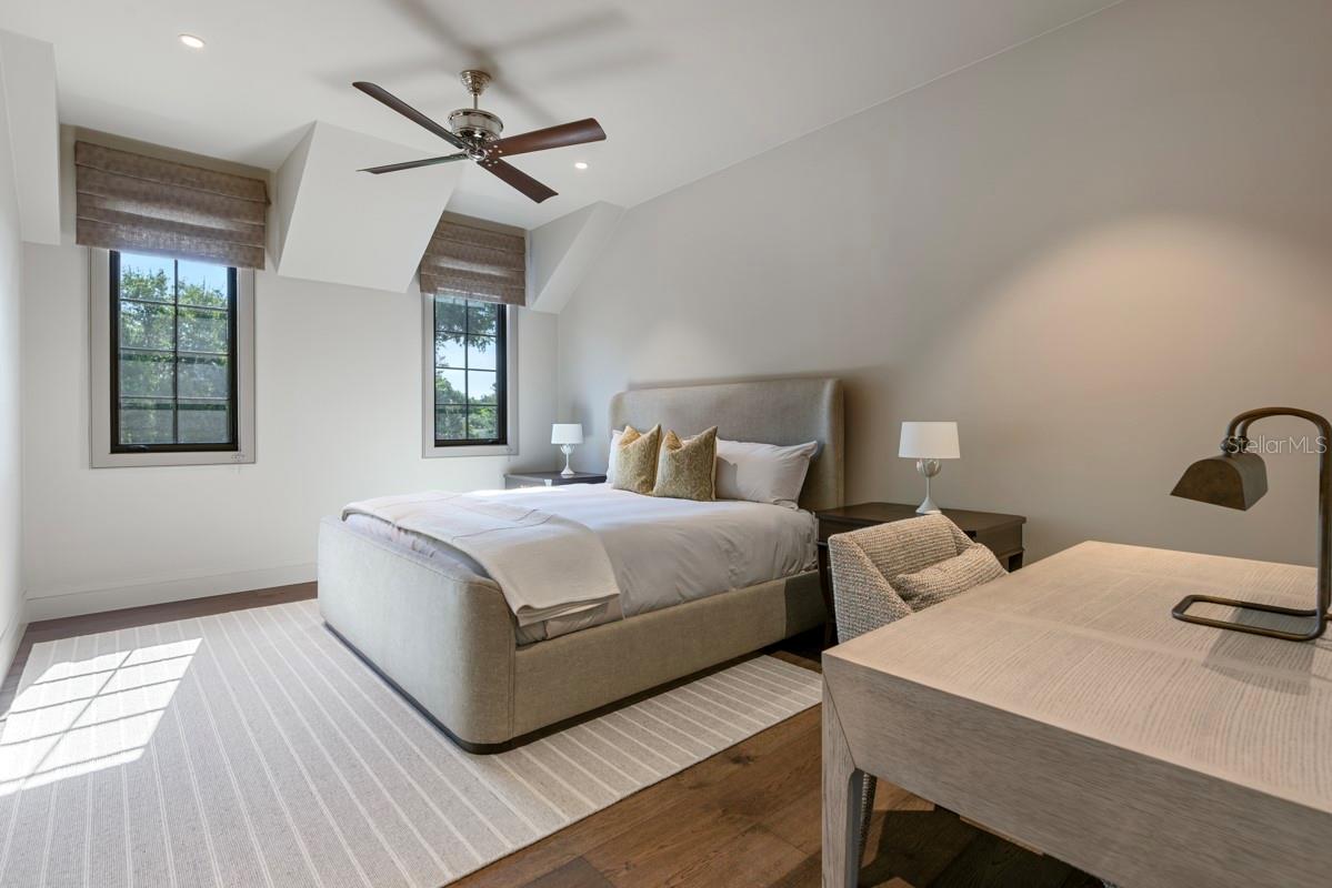 702 Via Bella Property Photo 34
