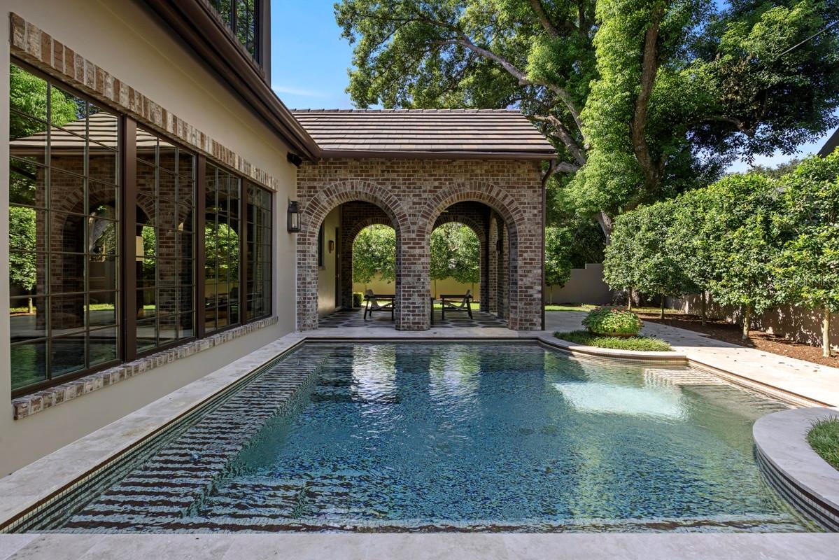 702 Via Bella Property Photo 38
