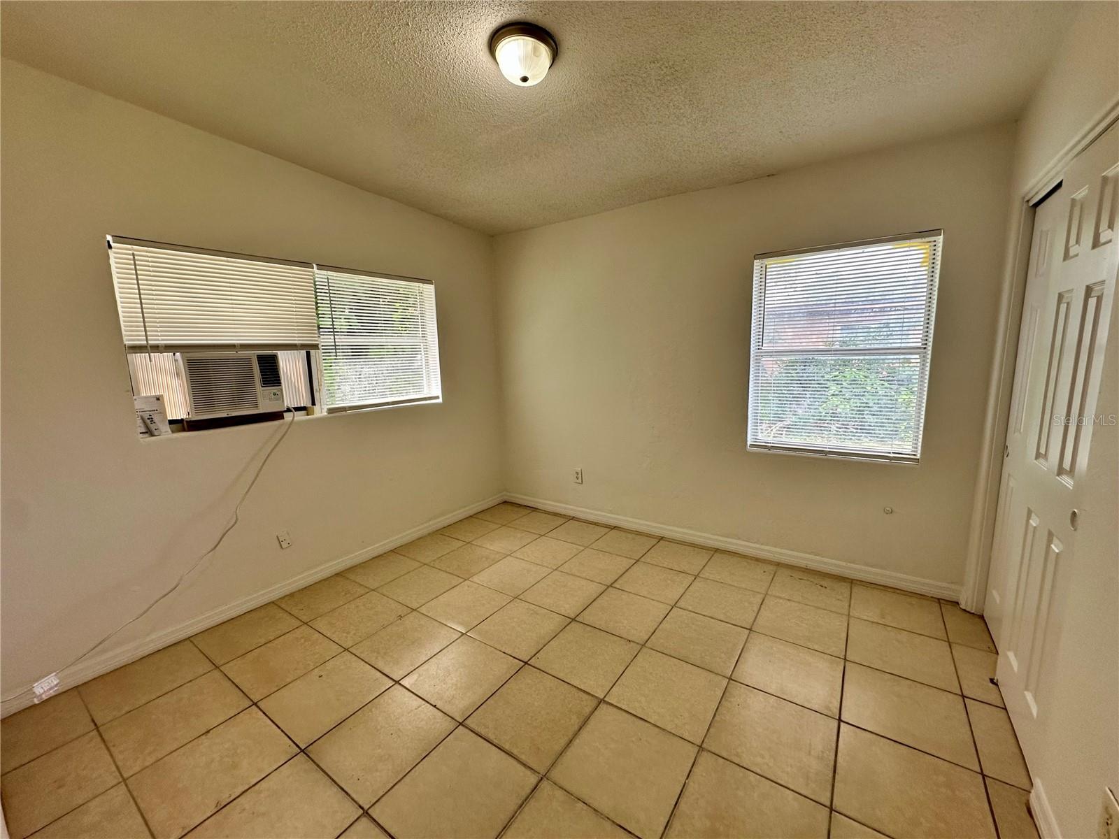 3114 Lawrence St Property Photo 6