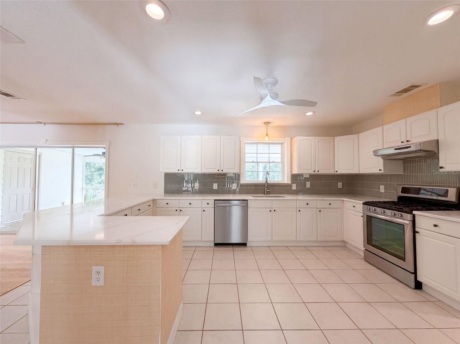 5438 Cold Spring Ln Property Photo 2