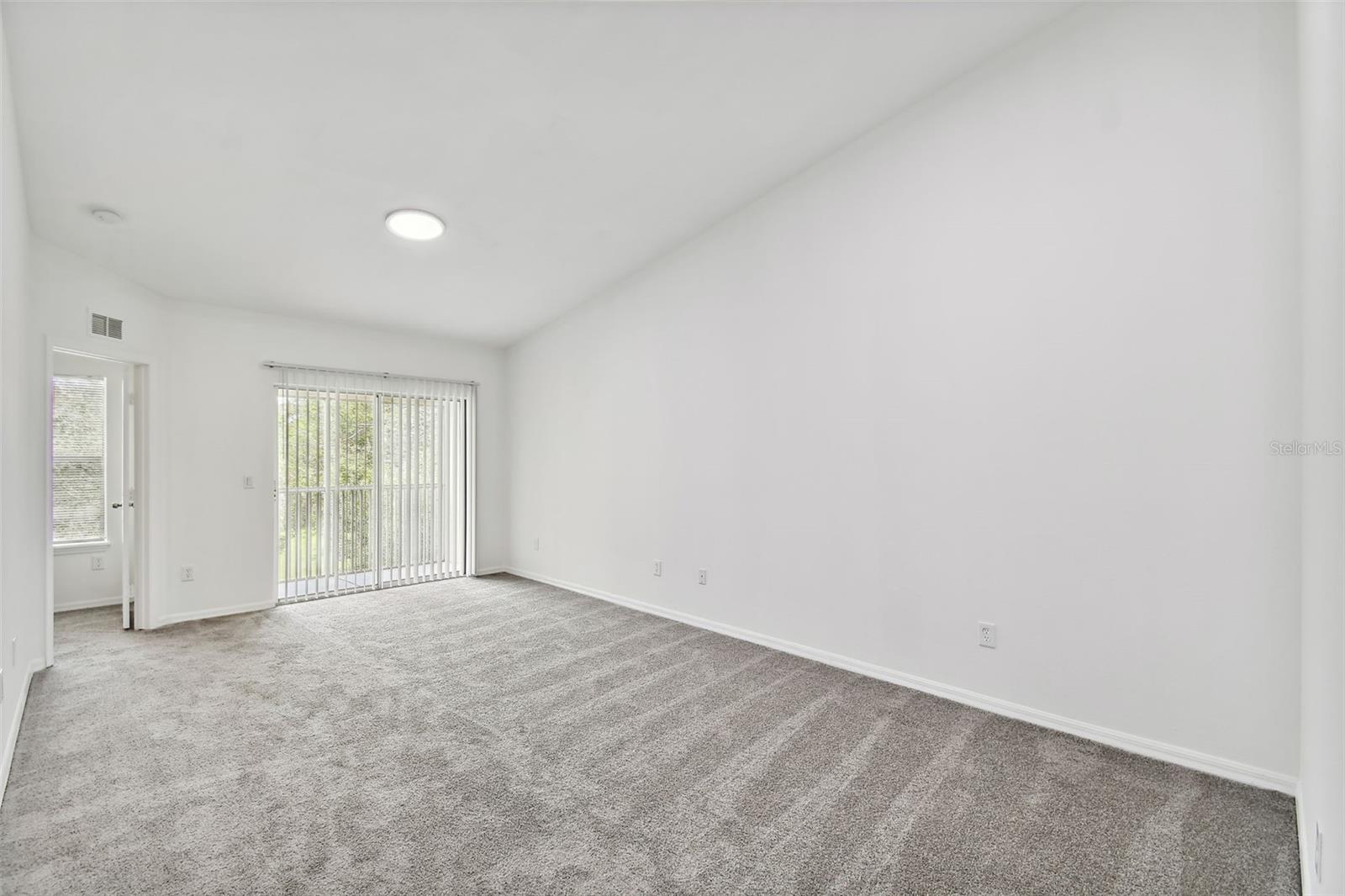 8827 Grand Palms Cir #b Property Photo 6