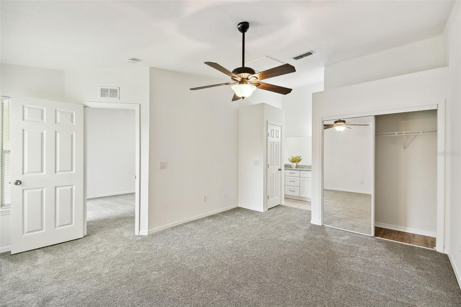 8827 Grand Palms Cir #b Property Photo 11