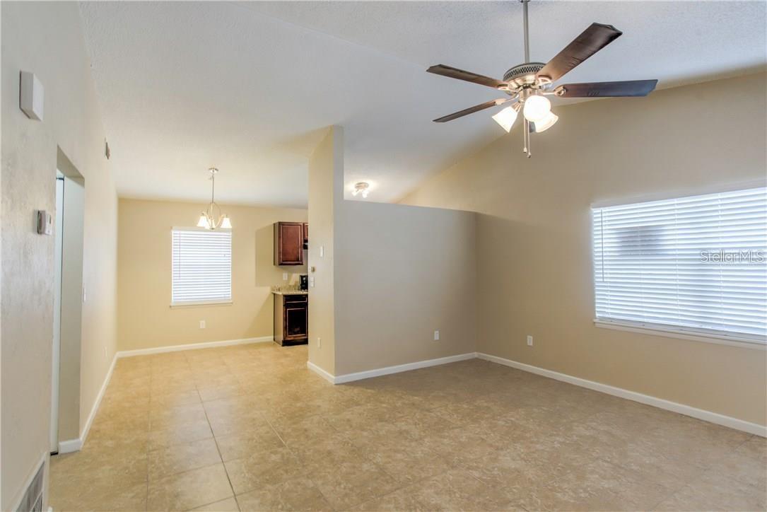 1003 W KALEY AVE #Apt 1 Property Photo 1