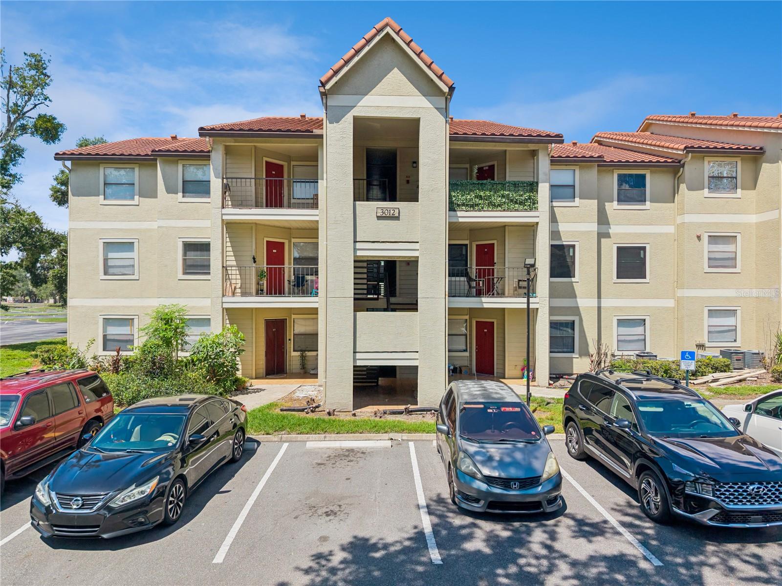 3012 PARKWAY BLVD #203