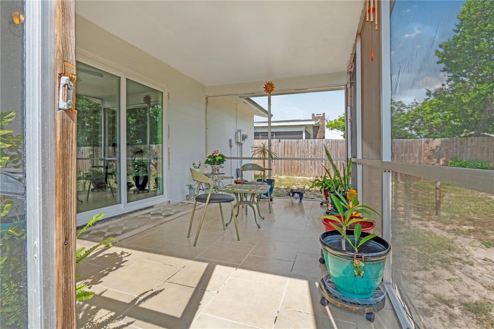 2633 Beal St Property Photo 22