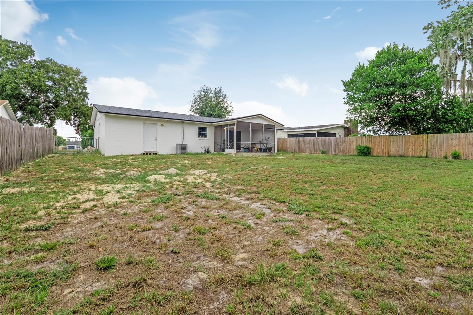 2633 Beal St Property Photo 23