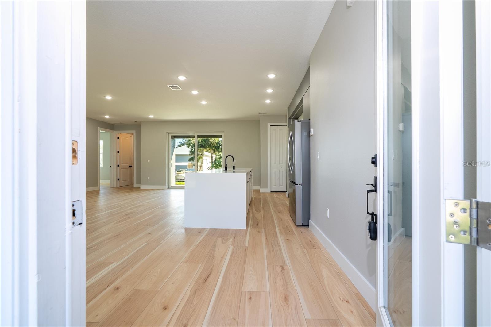 49 Santa Fe St Property Photo 3