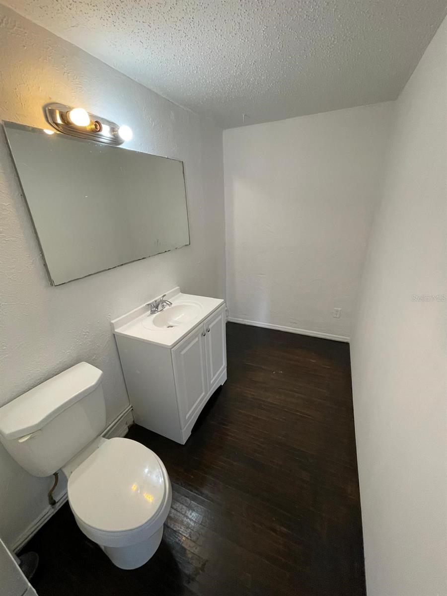 1142 Berkshire Rd Property Photo 14