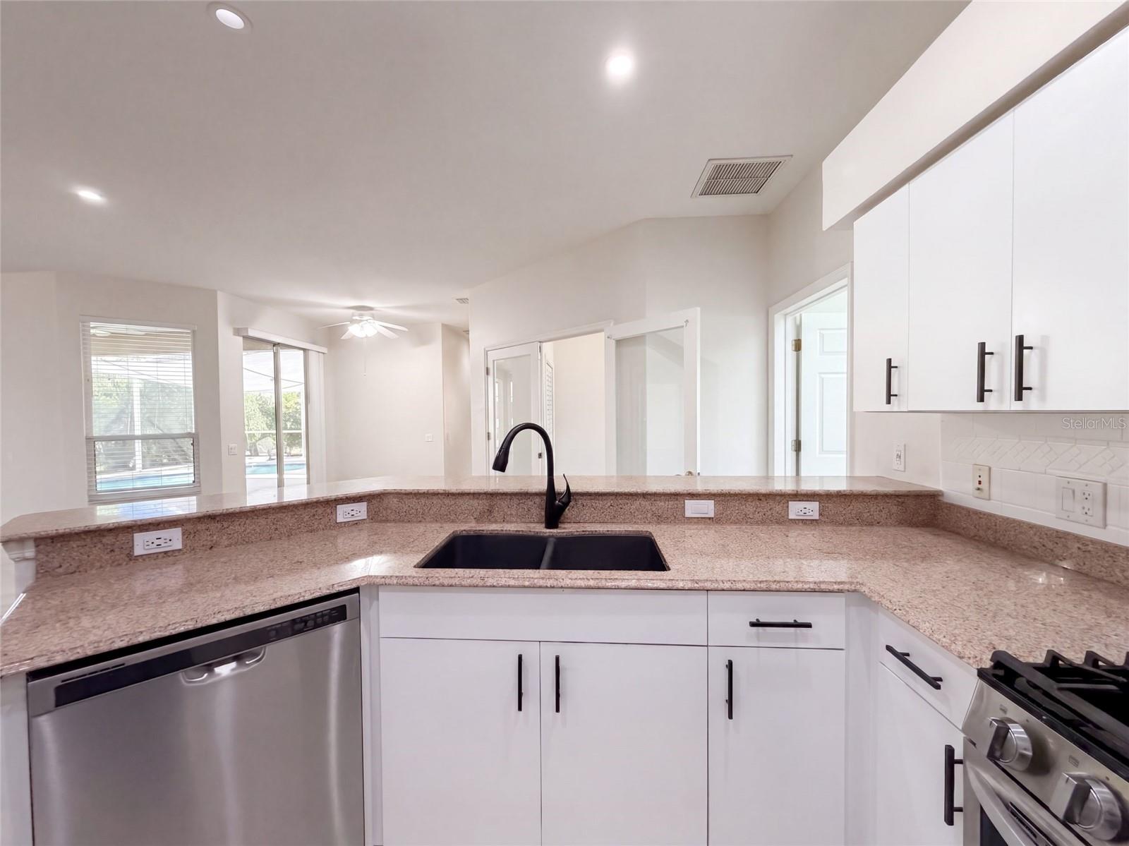 7414 39th Ct E Property Photo 15