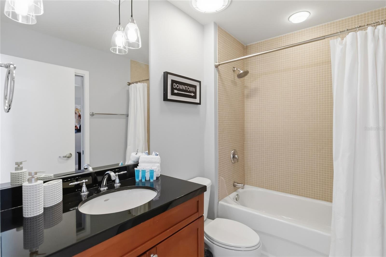 525 E Jackson St #706 Property Photo 14