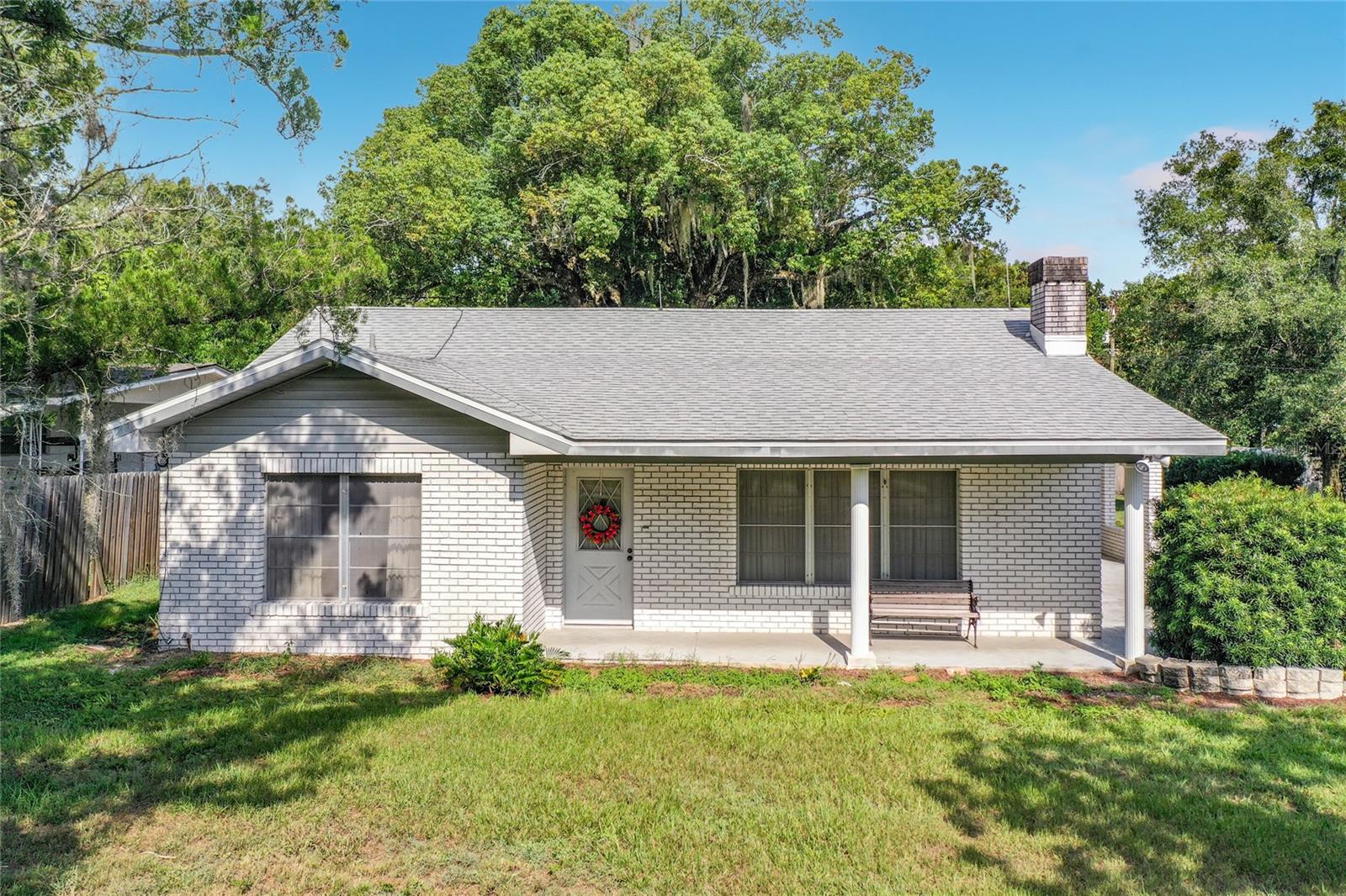 3271 Robinson St Property Photo 1