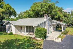 3271 Robinson St Property Photo 1
