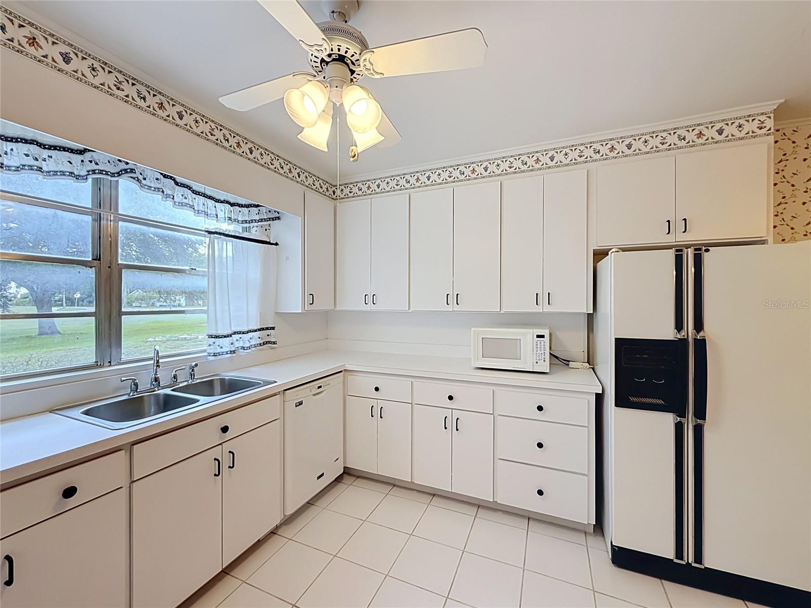 3271 Robinson St Property Photo 27