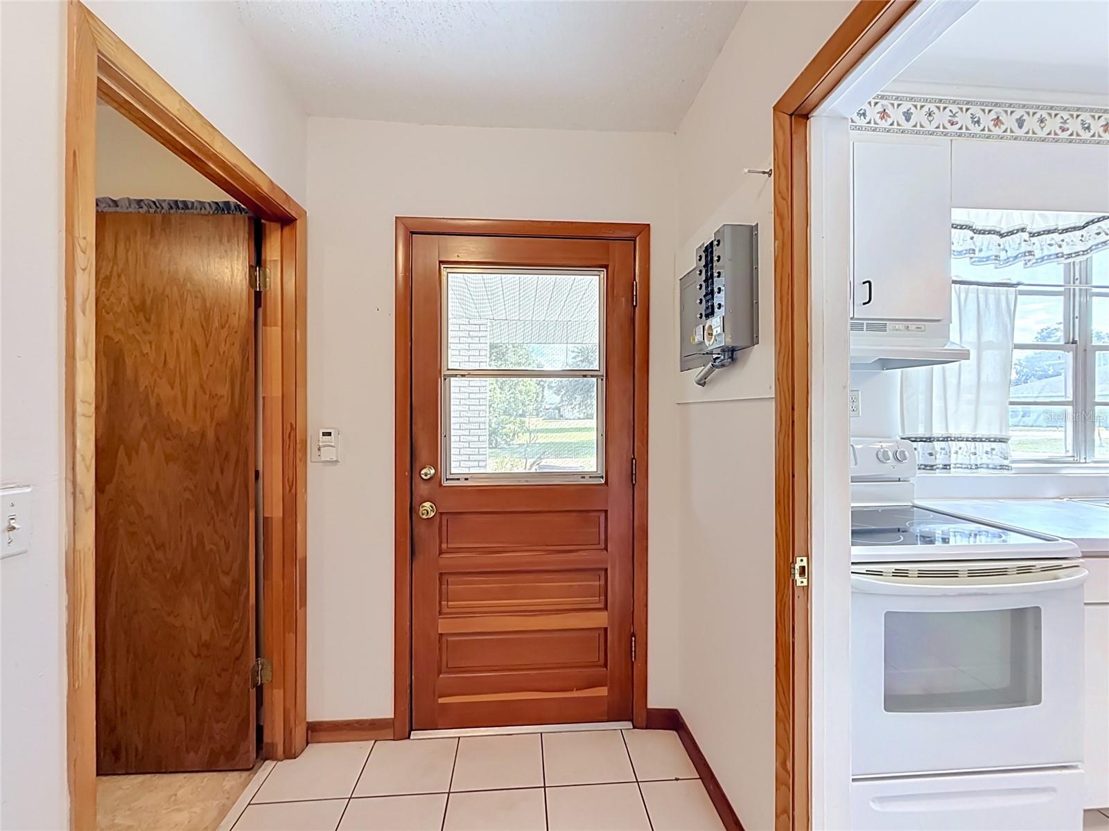 3271 Robinson St Property Photo 33