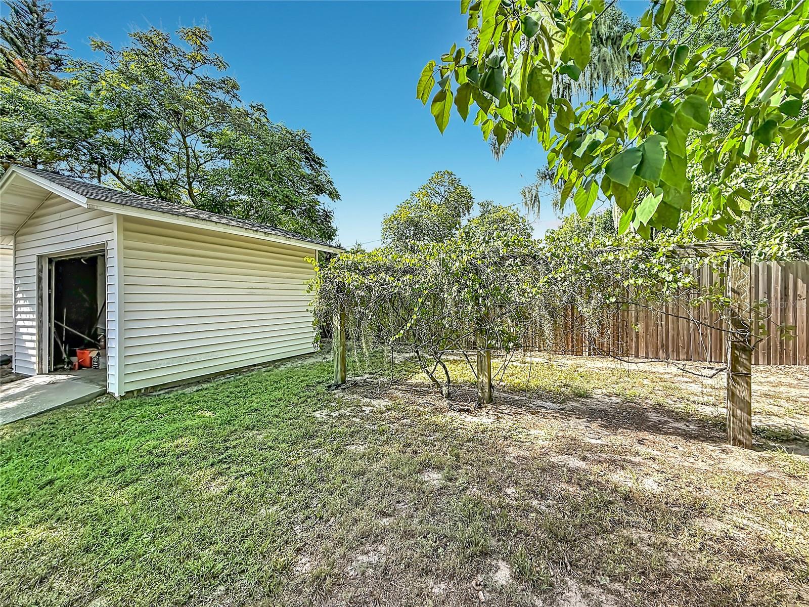3271 Robinson St Property Photo 39