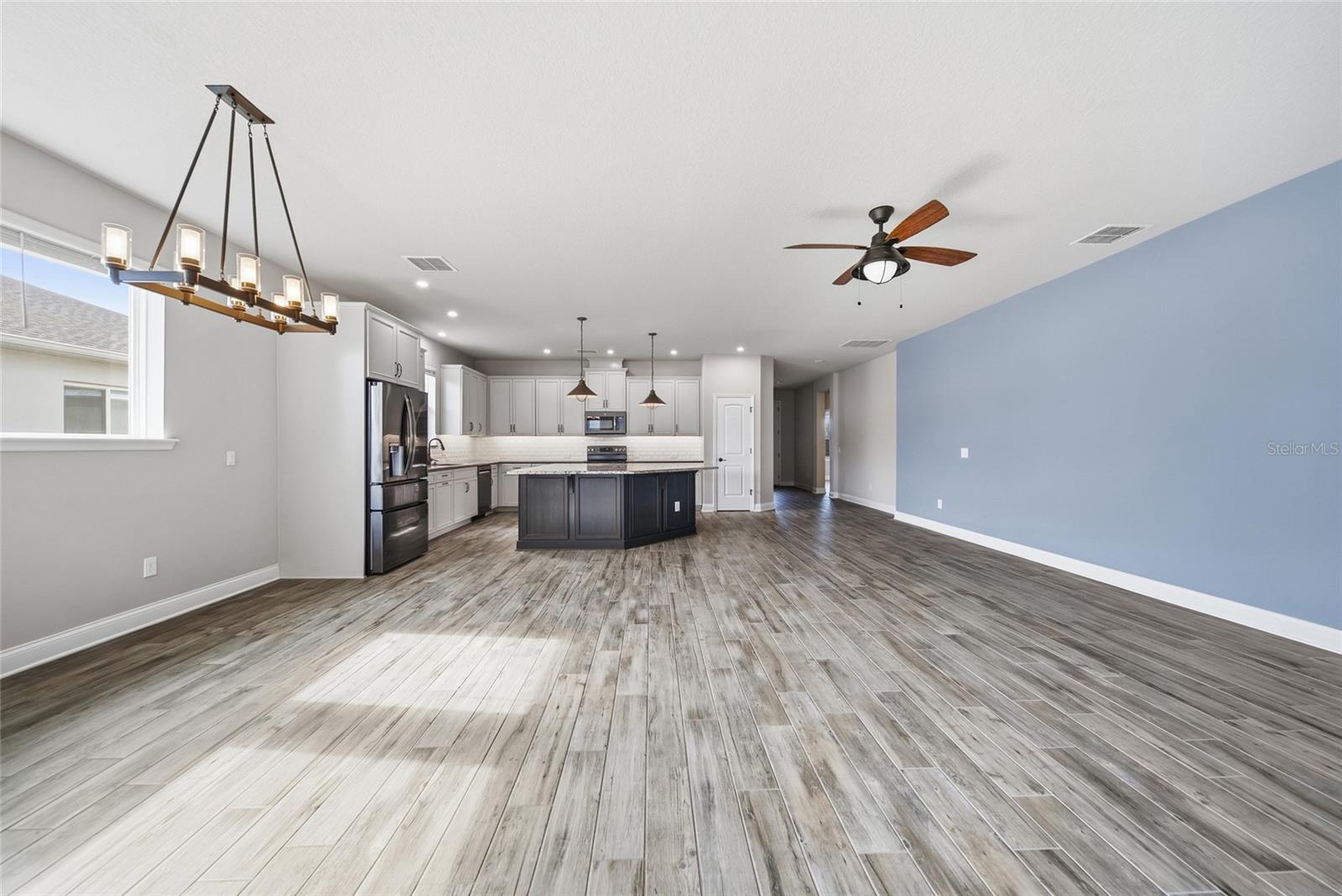 17026 Crestmont Blvd Property Photo 6
