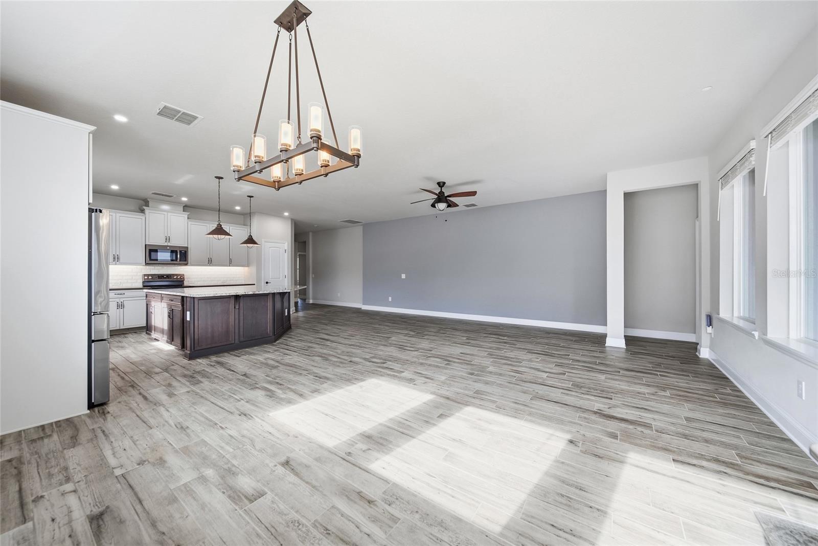 17026 Crestmont Blvd Property Photo 7