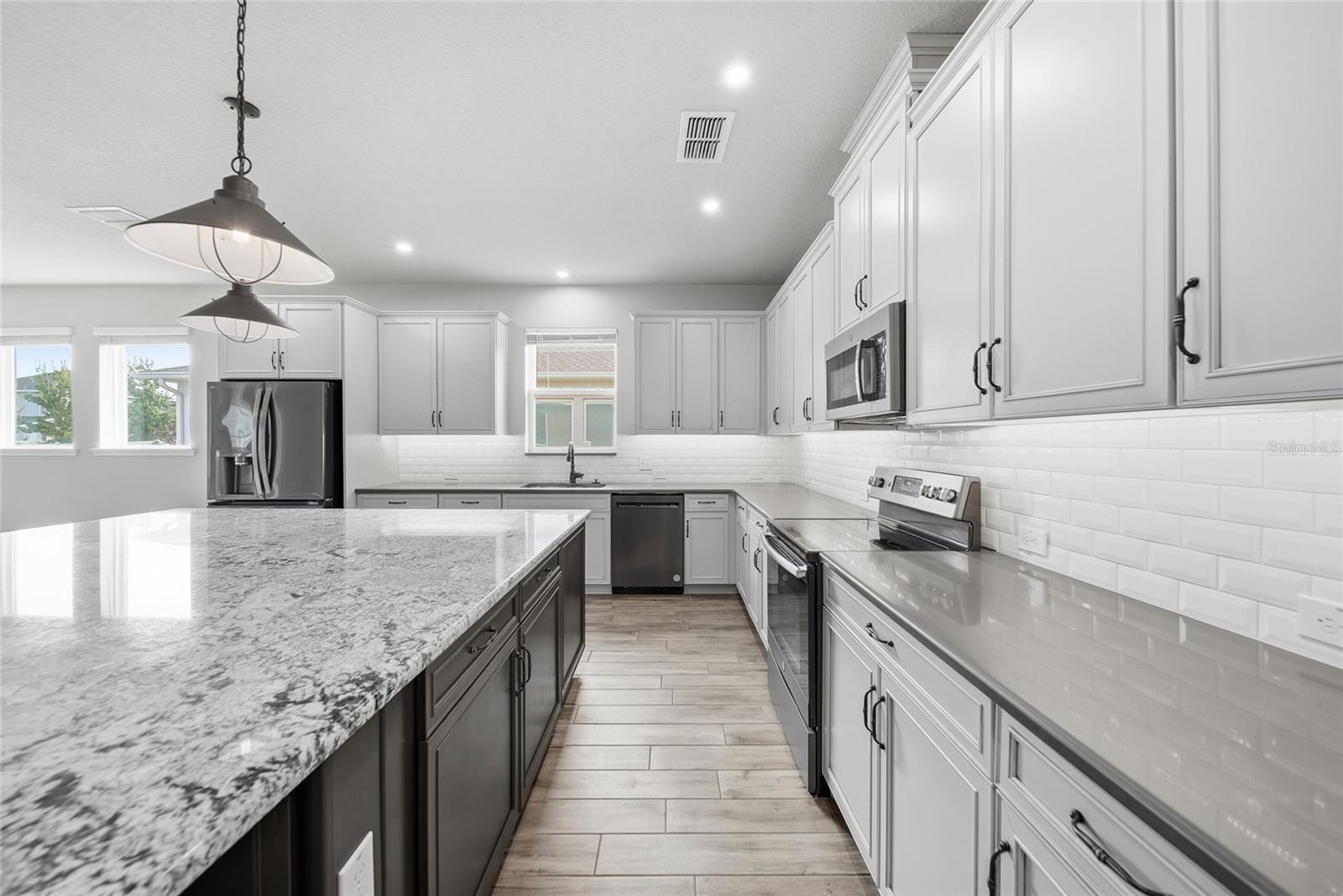17026 Crestmont Blvd Property Photo 11