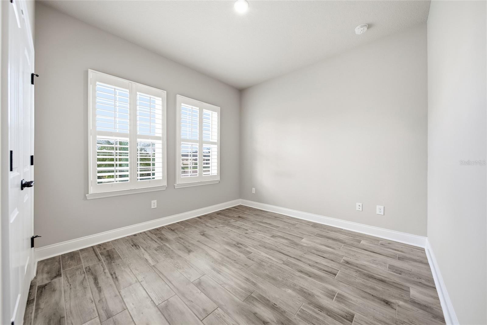 17026 Crestmont Blvd Property Photo 14