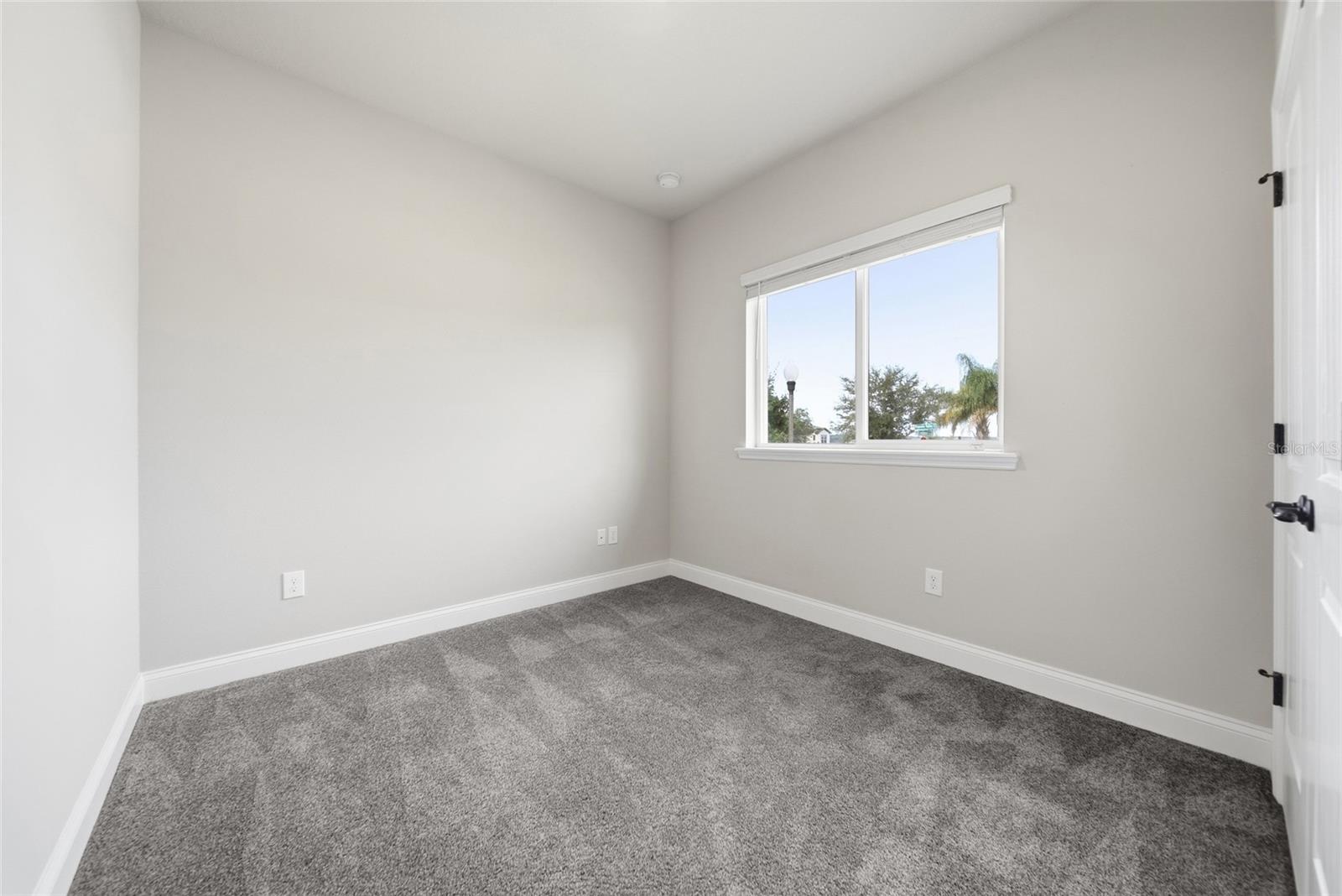 17026 Crestmont Blvd Property Photo 16