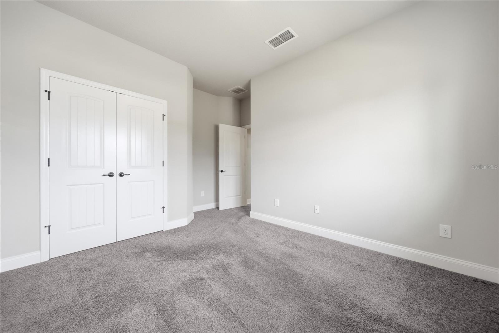 17026 Crestmont Blvd Property Photo 20